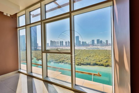 Apartment de 4 dormitorios en Al Qurm, UAE No. 91052 8