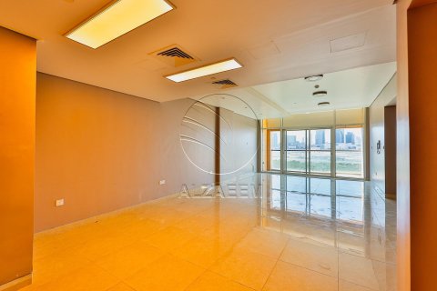 Apartment de 4 dormitorios en Al Qurm, UAE No. 91052 23