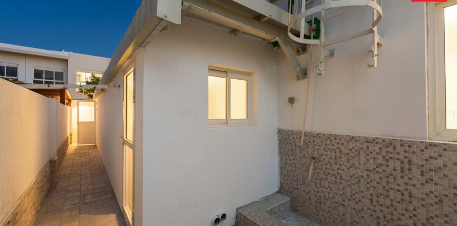 Вилла с 5 спальнями  №127447