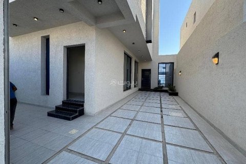 Villa de 6 dormitorios en Khobar, Saudi Arabia No. 60440 2