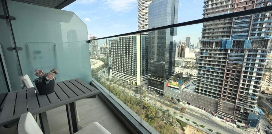 Studio Apartment in Dubai, UAE No. 200172