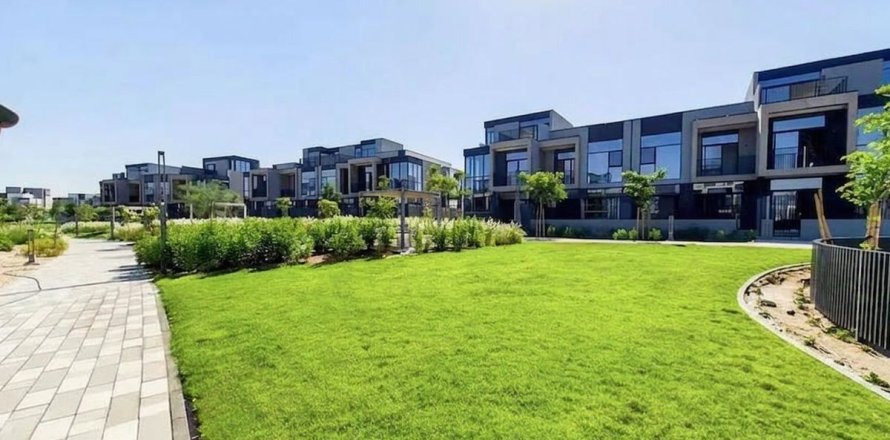3 bedrooms Villa in Dubai, UAE No. 200169
