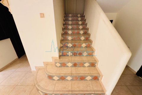 4 bedrooms Villa in Jumeirah, UAE No. 140820 9