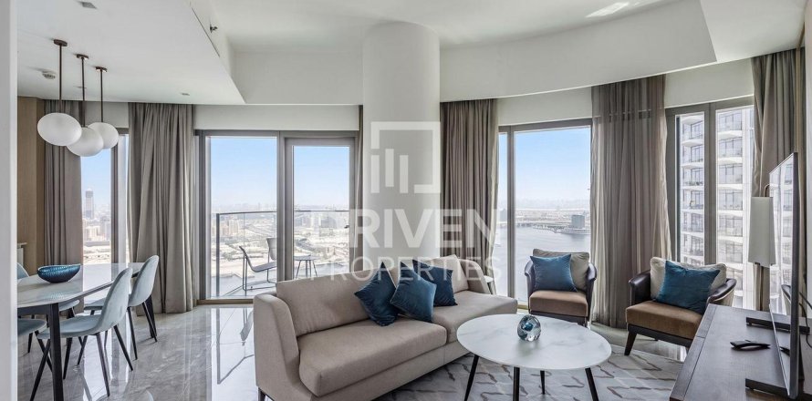 Квартира с 2 спальнями в Address Harbour Point, ОАЭ №192385
