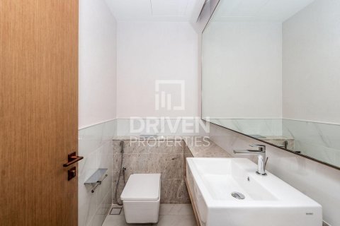 Квартира с 2 спальнями в Address Harbour Point, ОАЭ №192385 4