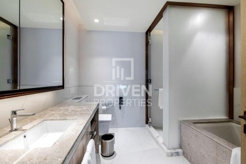 Квартира с 1 спальней в Address Harbour Point, ОАЭ №192387 10