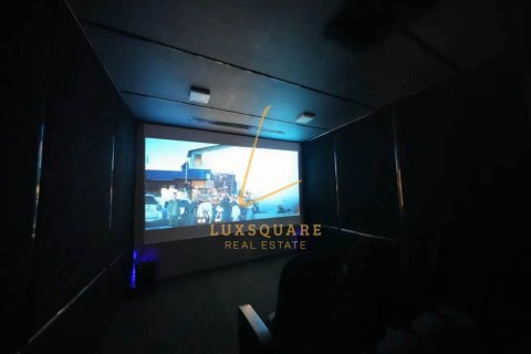 Villa de 8 dormitorios en Sector E, UAE No. 152547 26