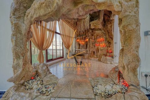 Villa de 8 dormitorios en Sector E, UAE No. 152547 13