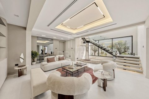 Вилла с 6 спальнями в Jumeirah 3, ОАЭ №209413
