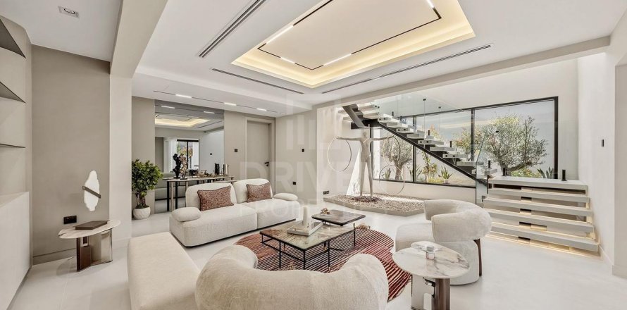 Вилла с 6 спальнями в Jumeirah 3, ОАЭ №209413