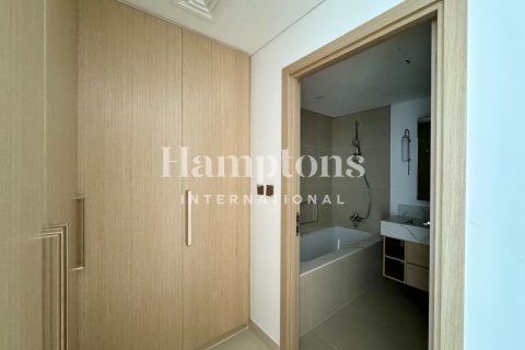 Apartment de 2 dormitorios en 17 Icon Bay, UAE No. 73280 5