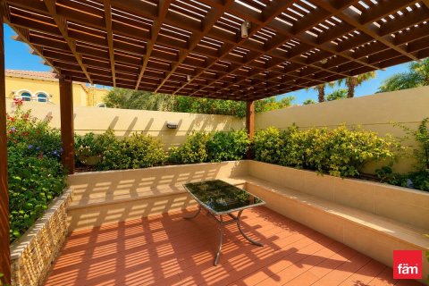 Villa de 4 dormitorios en Jumeirah Park, UAE No. 166312 17