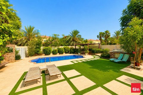Villa de 4 dormitorios en Jumeirah Park, UAE No. 166312 19