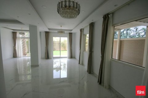 Villa de 2 dormitorios en Dubai, UAE No. 166313 4
