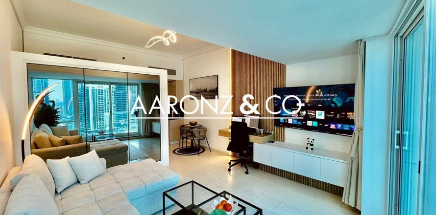 Studio Apartment in Jumeirah Lake Towers, UAE No. 142084