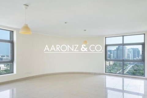Apartment de 2 dormitorios en The Views, UAE No. 142085 4