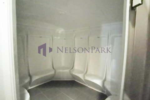 3 bedrooms Apartment in Doha, Qatar No. 56637 8
