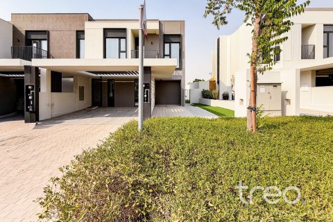 Villa de 4 chambres à Dubai South (Dubai World Central), UAE No. 173679