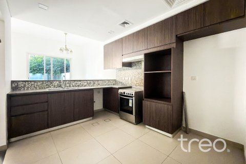 Townhouse de 3 dormitorios en Mudon, UAE No. 173681 5