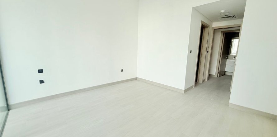 3 bedrooms Apartment in Dubai, UAE No. 168207