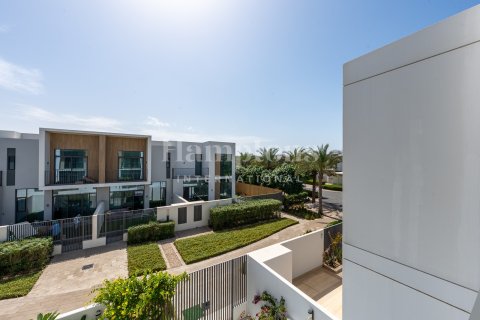 Villa de 3 chambres à Ruba, UAE No. 166556