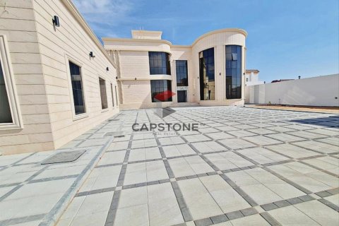 6 bedrooms Villa in Zakher, UAE No. 86359 3