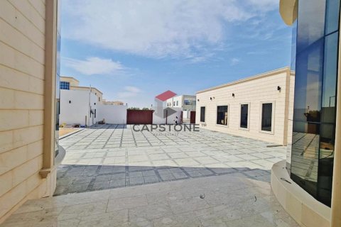 6 bedrooms Villa in Zakher, UAE No. 86359 4