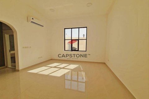 6 bedrooms Villa in Zakher, UAE No. 86359 5