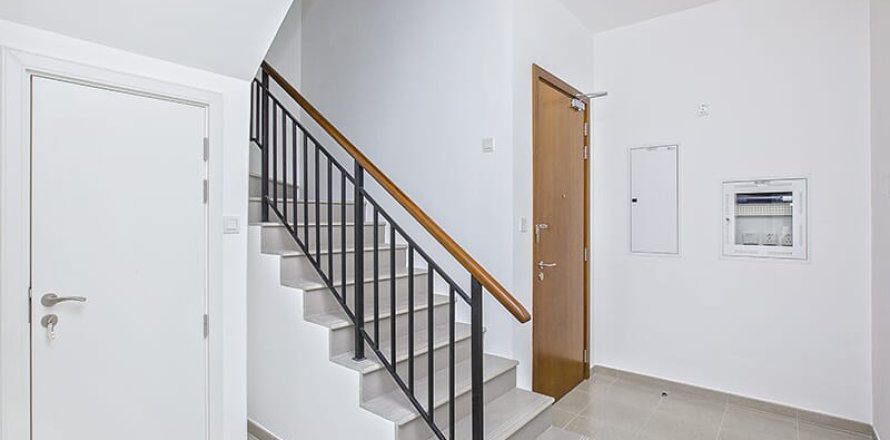 Townhouse de 4 dormitorios en Hayat Townhouses, UAE No. 163452