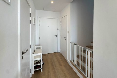 Дуплекс с 3 спальнями в Zahra Breeze Apartments, ОАЭ №163451 8
