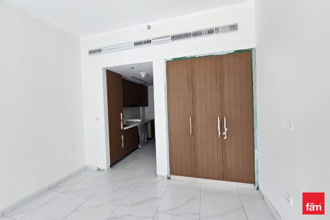 Apartment de 2 dormitorios en Dubai Sports City, UAE No. 163889 9