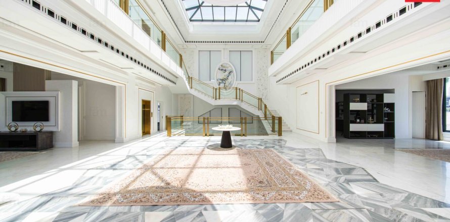 5 bedrooms Villa in Dubai, UAE No. 160988