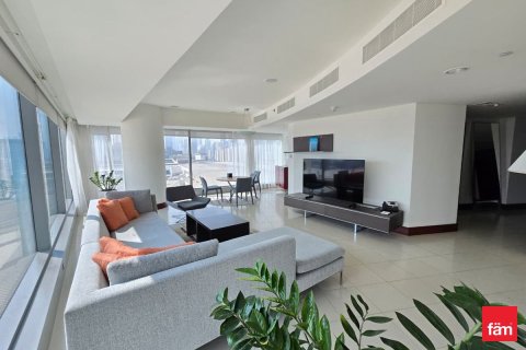 Apartment de 2 dormitorios en Dubai, UAE No. 135819 3