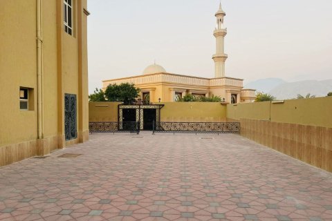 5 bedrooms Villa in Ras Al Khaimah, UAE No. 183834 12