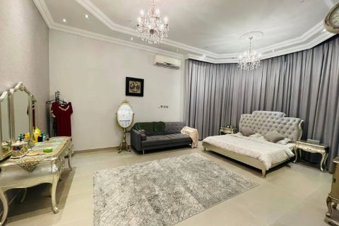 5 bedrooms Villa in Ras Al Khaimah, UAE No. 183834 8