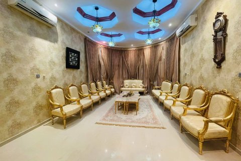 5 bedrooms Villa in Ras Al Khaimah, UAE No. 183834 4