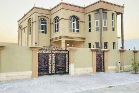 5 bedrooms Villa in Ras Al Khaimah, UAE No. 183834 3