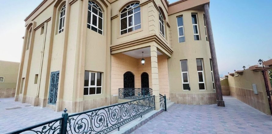 5 bedrooms Villa in Ras Al Khaimah, UAE No. 183834