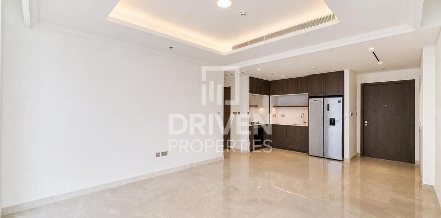 Appartement de 2 chambres à EMAAR Beachfront, UAE No. 201480
