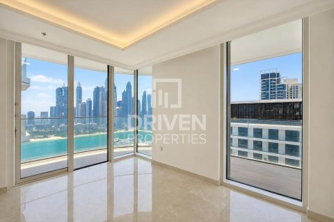 Appartement de 2 chambres à EMAAR Beachfront, UAE No. 201480 4