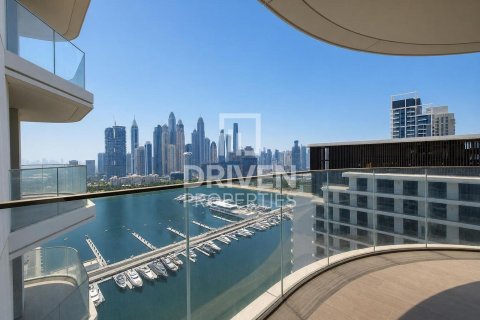 Appartement de 2 chambres à EMAAR Beachfront, UAE No. 201480 18