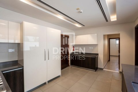 Villa de 5 dormitorios en District One, UAE No. 189962 18