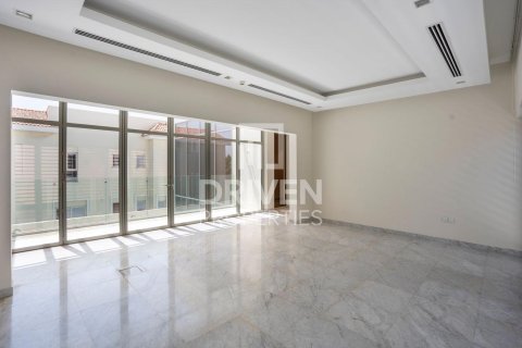 Villa de 5 dormitorios en District One, UAE No. 189962 13