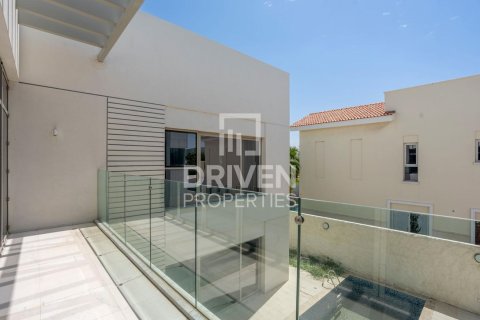 Villa de 5 dormitorios en District One, UAE No. 189962 29