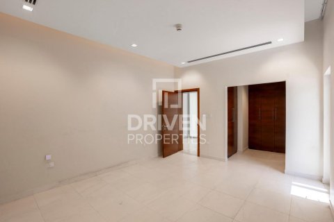 Villa de 5 dormitorios en District One, UAE No. 189962 9