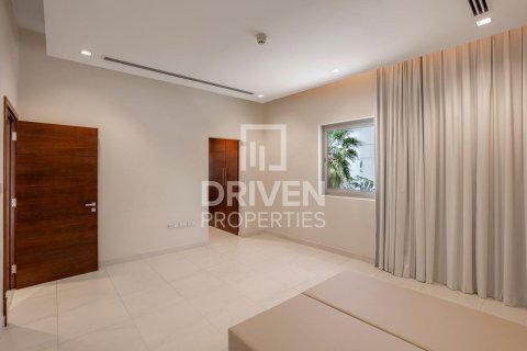 Villa de 5 dormitorios en District One, UAE No. 189962 10