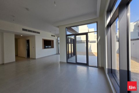 Villa de 4 dormitorios No. 126640 7