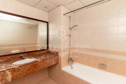 Apartment de 3 dormitorios en Emirates Crown, UAE No. 148218 14