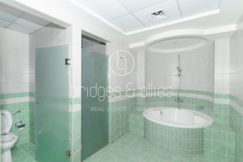 Apartment de 3 dormitorios en Emirates Crown, UAE No. 148218 24