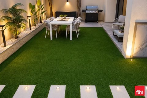 Villa de 4 dormitorios en Dubai, UAE No. 166028 10